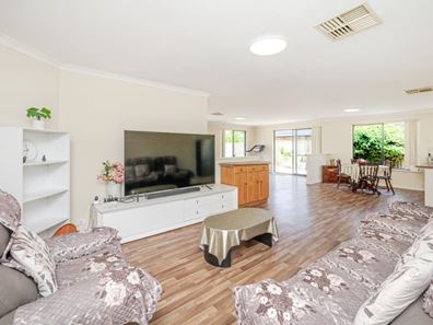 32 Diosma Way, Canning Vale WA 6155
