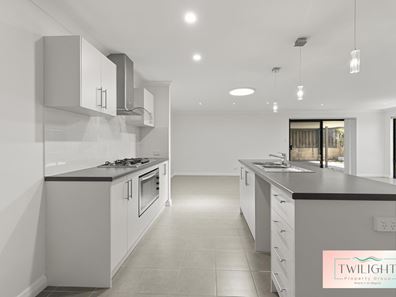 6 Moonstone Parkway, Wellard WA 6170