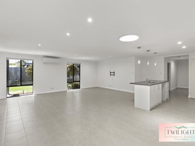 6 Moonstone Parkway, Wellard WA 6170