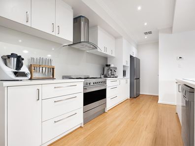 6 Wallaby Street, Baynton WA 6714