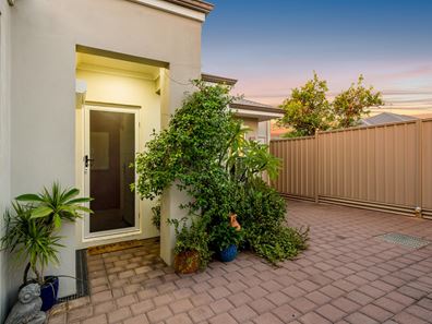 8B Gaunt Road, Spearwood WA 6163