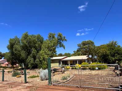 7 Watson Place, Dongara WA 6525