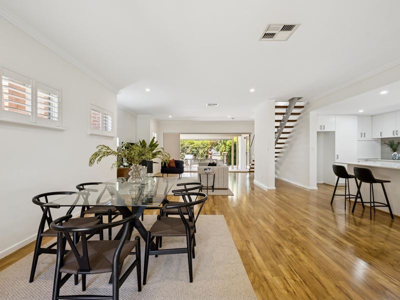 8 Barrow Court, Mount Claremont