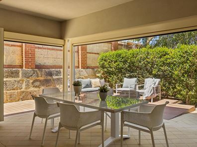 8 Barrow Court, Mount Claremont WA 6010