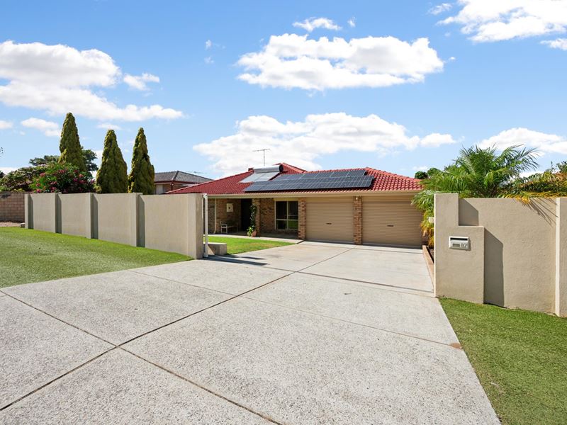 87 Barrington Street, Lake Coogee WA 6166