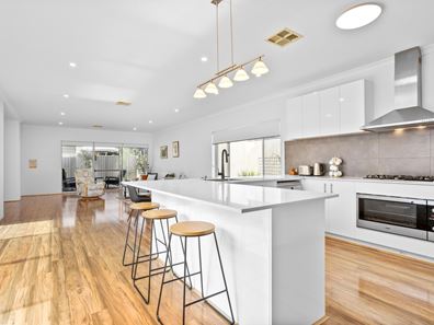 198 Riseley Street, Booragoon WA 6154