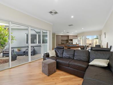 2A Dewey Street, Shelley WA 6148