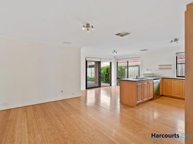 1/44 Spoonbill Place, Queens Park WA 6107