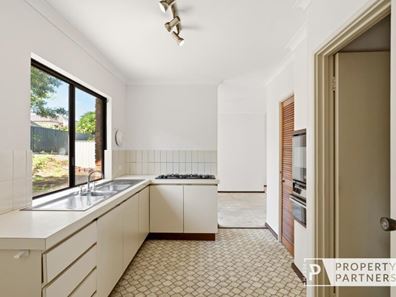 4/82 Deanmore Road, Scarborough WA 6019