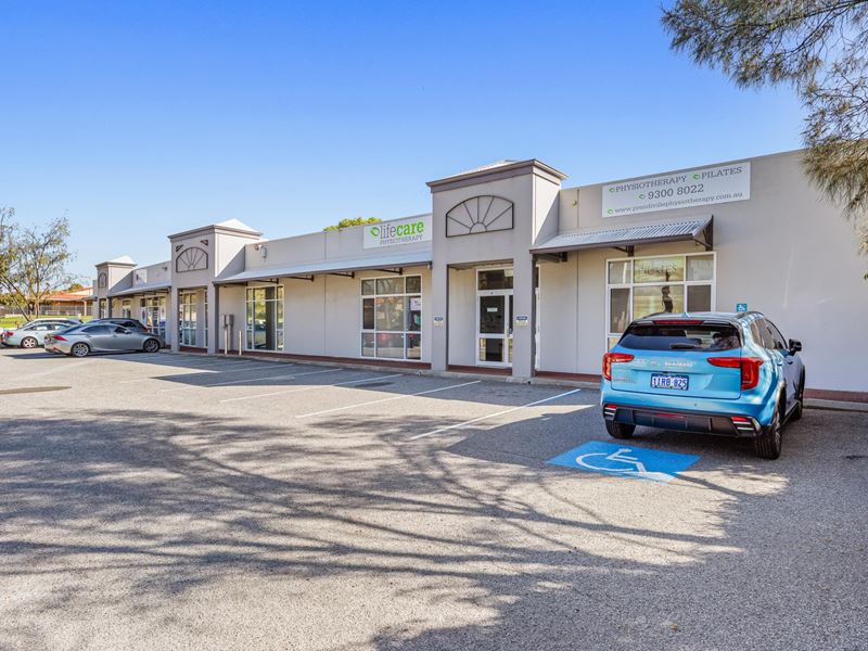 4/4 Prendiville Avenue, Ocean Reef WA 6027