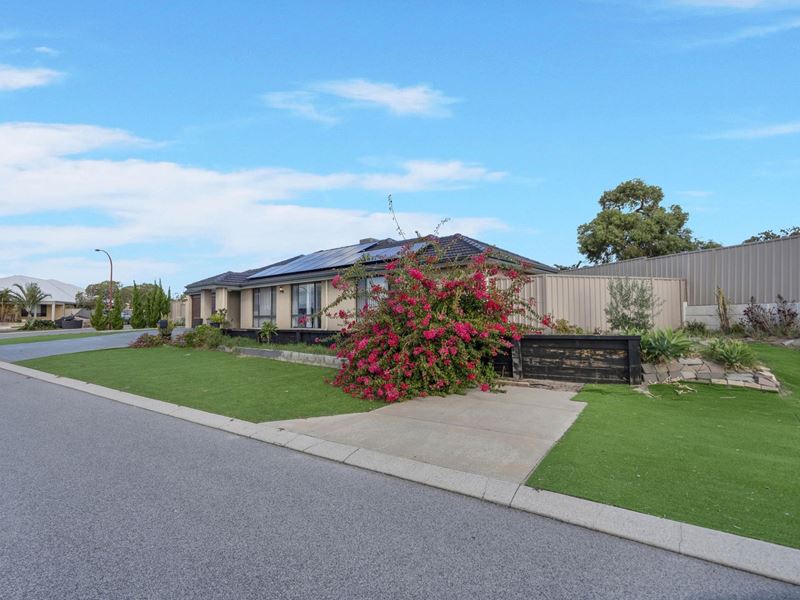30 Elkington Pass, Huntingdale WA 6110