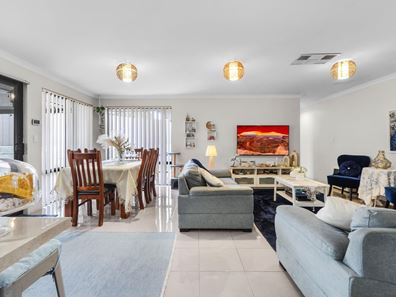 30 Elkington Pass, Huntingdale WA 6110