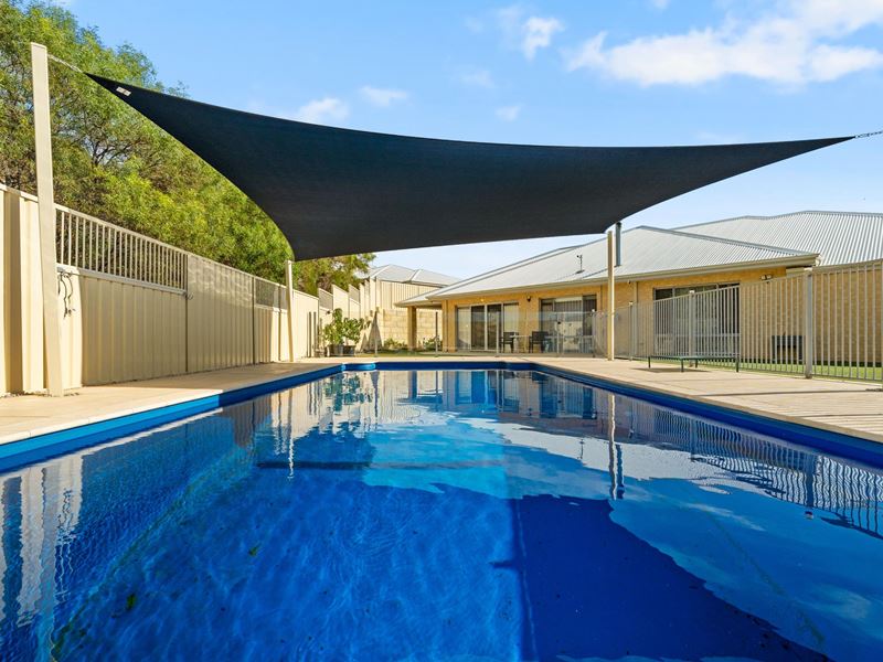 15 Aurifera Parkway, Madora Bay WA 6210