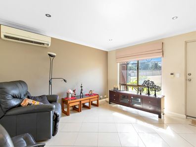 27 Woodley Way, Parmelia WA 6167