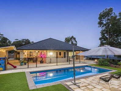 21 Salicina Gardens, Roleystone WA 6111