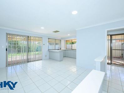 17 Edwards Entrance, Stratton WA 6056