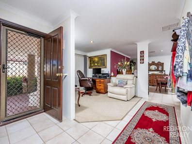 5B Crane Glen, Ballajura WA 6066