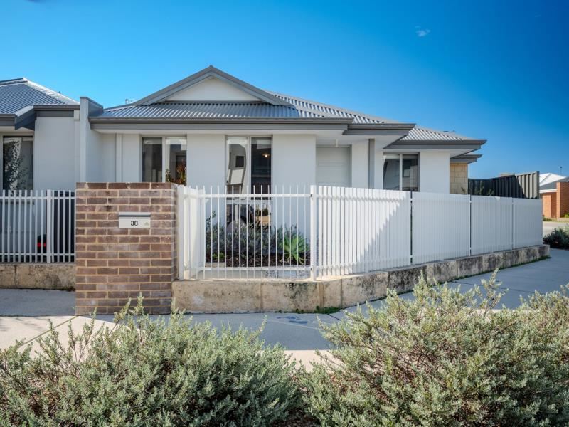 38 Turquoise Boulevard, Treeby WA 6164