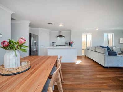 38 Turquoise Boulevard, Treeby WA 6164