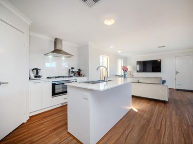 38 Turquoise Boulevard, Treeby WA 6164