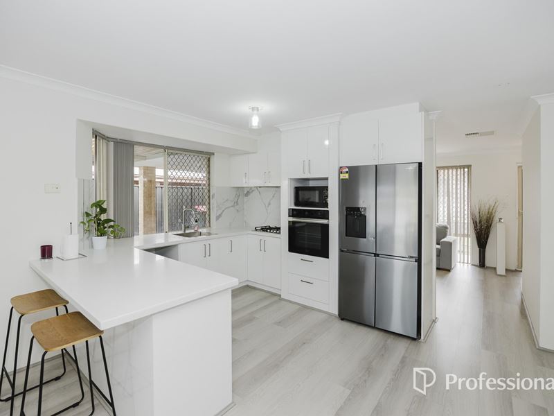 22 Richenda Court, Marangaroo WA 6064