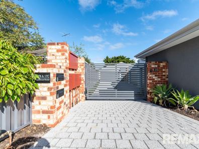 17B Laurence Road, Innaloo WA 6018