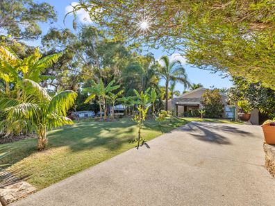 4 Vaughey Road, Quinns Rocks WA 6030
