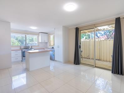 6A Panton Cove, Waikiki WA 6169