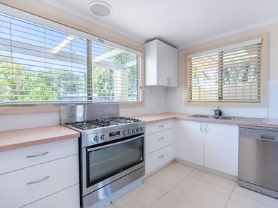 6A Panton Cove, Waikiki WA 6169