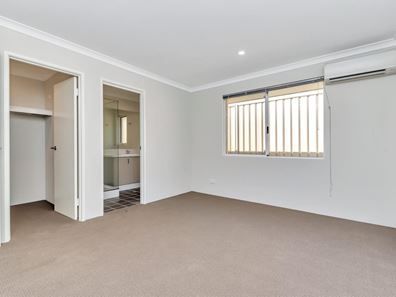 72A Hurlingham Loop, Meadow Springs WA 6210