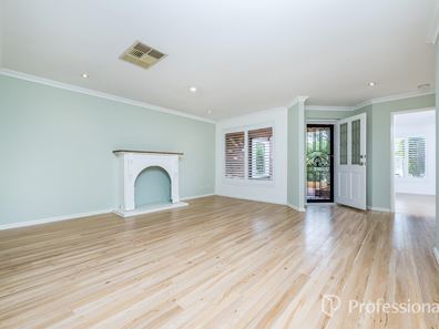 12 Sanderstead Loop, Butler WA 6036