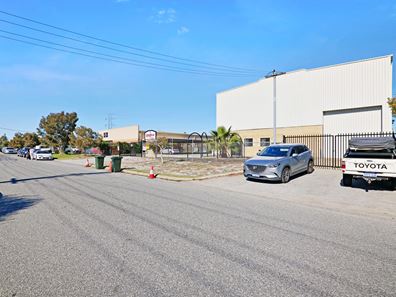 12 Vale Street, Malaga WA 6090