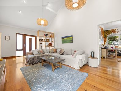 14 Donaldson Street, Queens Park WA 6107