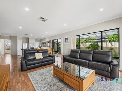 67 Briggs Street, South Lake WA 6164