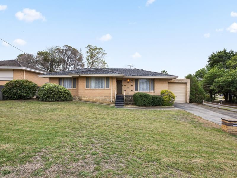 7 Knight Place, Calista WA 6167
