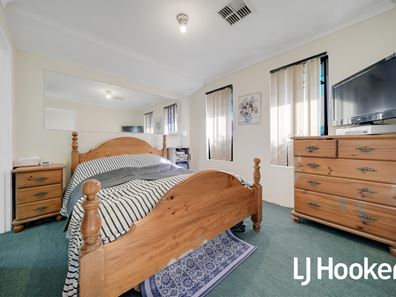 15 Drammen Elbow, Merriwa WA 6030