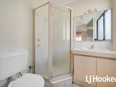 15 Drammen Elbow, Merriwa WA 6030
