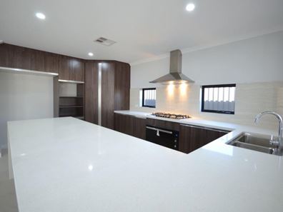 4A Westbourne Way, Lynwood WA 6147