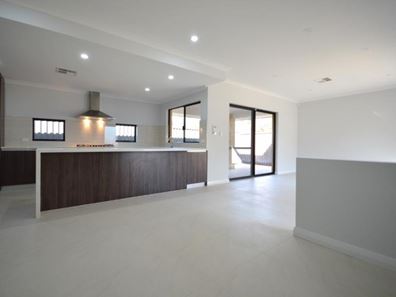 4A Westbourne Way, Lynwood WA 6147
