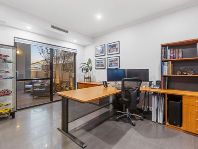 21B Challenger Place, Melville WA 6156