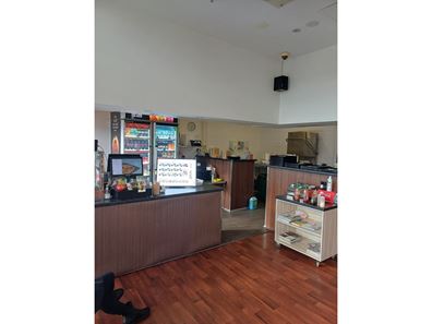 Food/Hospitality - Business for Sale: Prime 5-Day Restaurant / Cafe