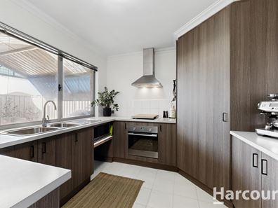 17 Jedburgh Loop, Sinagra WA 6065