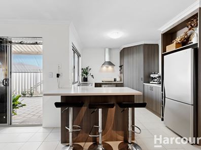 17 Jedburgh Loop, Sinagra WA 6065