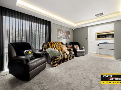 13 Farrer Place, Thornlie WA 6108