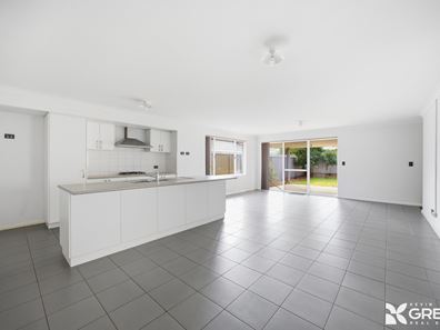 6 Kirkbrae Pass, Meadow Springs WA 6210