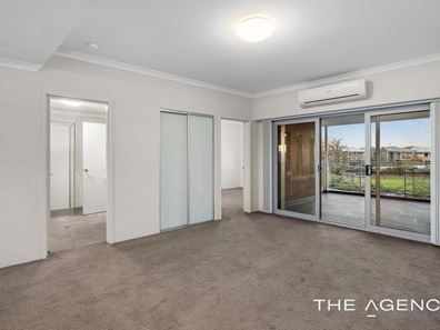 4/32 Congenial Loop, Atwell WA 6164