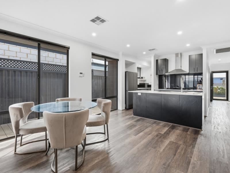 8 Corsica Way, Coogee WA 6166