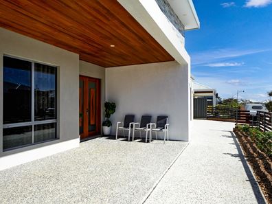 10 Banyoles Circuit, Champion Lakes WA 6111