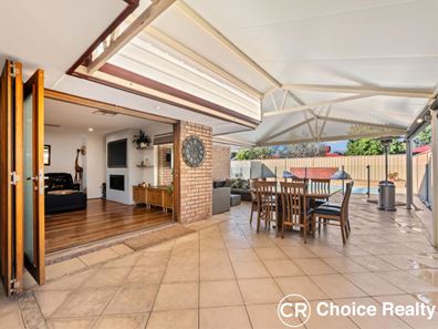 16 Barcombe Way, Leeming WA 6149