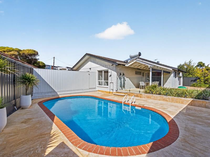 38 Sporing Way, Hillarys WA 6025